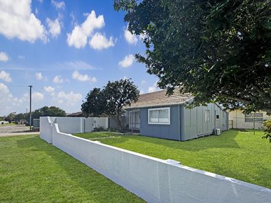 243 Third Street, Wonthella WA 6530
