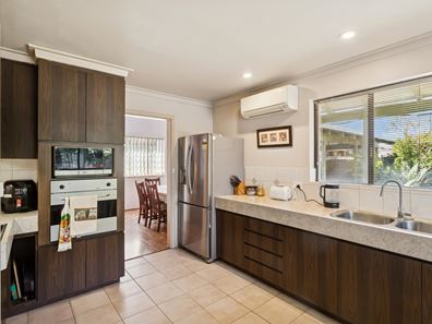 18 Darnley Avenue, Greenwood WA 6024