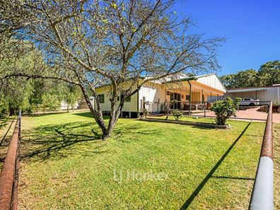 30 Foster Street, Collie WA 6225