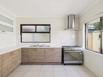 15 Macey Close, Rivervale WA 6103