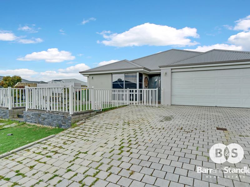 12 Hazelgrove Crescent, Millbridge WA 6232