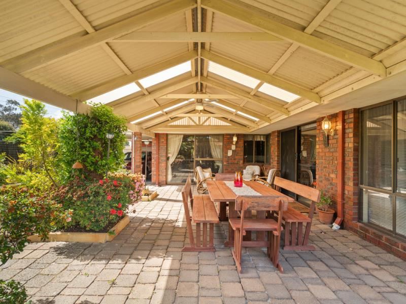40 Bernera Drive, Willetton
