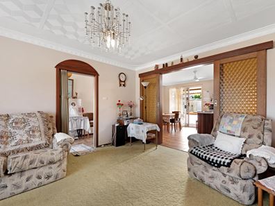 31 Paringa Street, Mount Tarcoola WA 6530