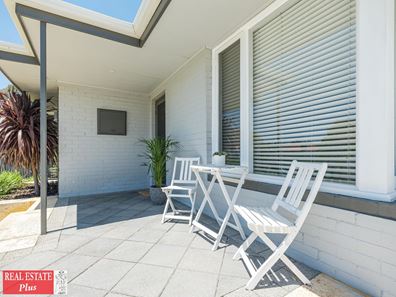 6 Clianthus Way, Koongamia WA 6056