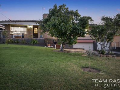 14 Bladon Way, Swan View WA 6056