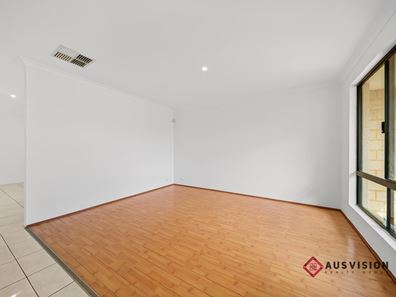 33 Kingia Way , Canning Vale WA 6155