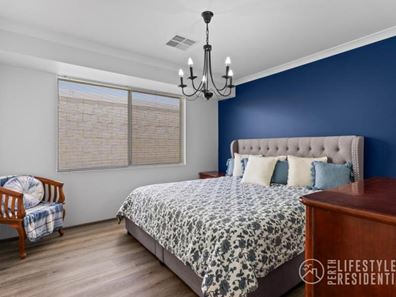 8 Chrysler Approach, Yanchep WA 6035