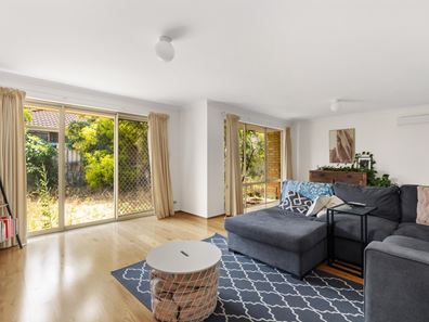 2/36 Crawshaw Crescent, Manning WA 6152