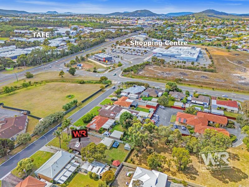 9 Andorra Road, Orana WA 6330
