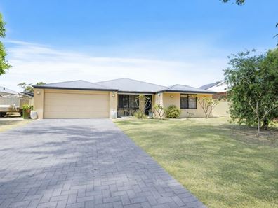 3 Adela Bend, Lakelands WA 6180