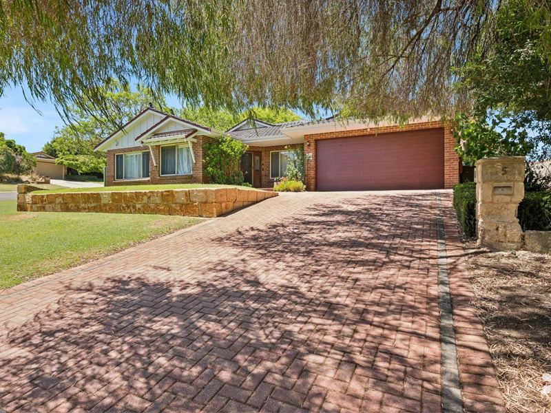5 Stenton Corner, Leeming