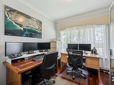 5 Stenton Corner, Leeming WA 6149