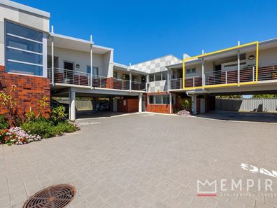 17/70 West Churchill Avenue, Lake Coogee WA 6166