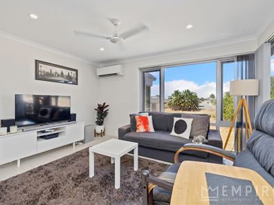 17/70 West Churchill Avenue, Lake Coogee WA 6166
