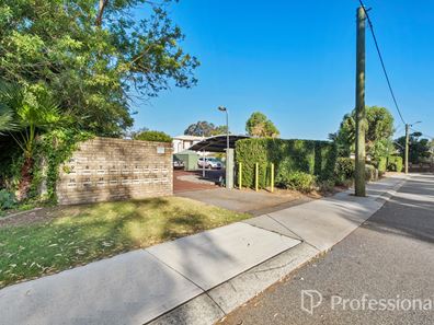 3/2 Pengilly Road, Orelia WA 6167