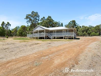 665 Avonholme Circle, Chidlow WA 6556