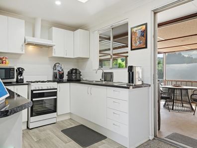 43 Stringybark Drive, Forrestfield WA 6058