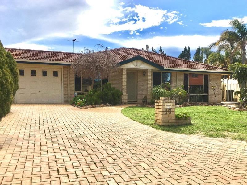 13 Lorikeet Heights, Ballajura