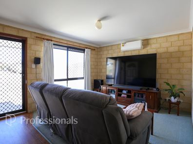10 Princess Street, Pink Lake WA 6450