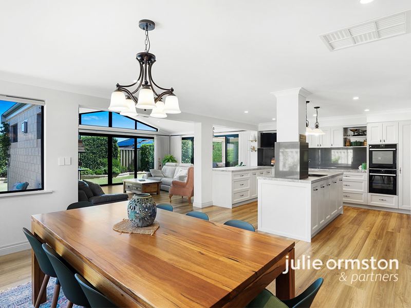 6 Cardiff Gate, Iluka WA 6028