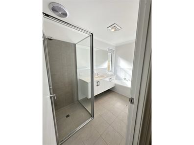 6 Galveston Court, Meadow Springs WA 6210