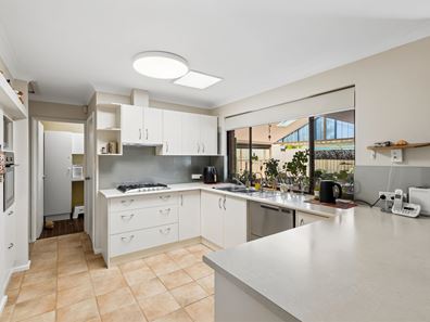 4 Mckie Place, Noranda WA 6062