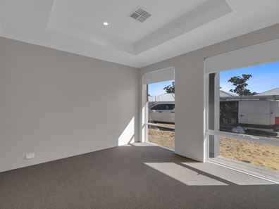 12 Scarlet Road, Kwinana Town Centre WA 6167