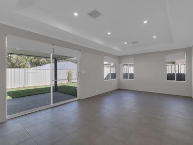 12 Scarlet Road, Kwinana Town Centre WA 6167
