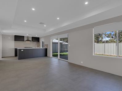 12 Scarlet Road, Kwinana Town Centre WA 6167