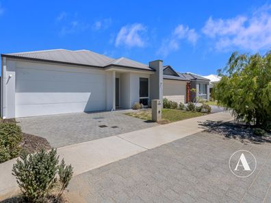 33 Glenlossie Avenue, Haynes WA 6112