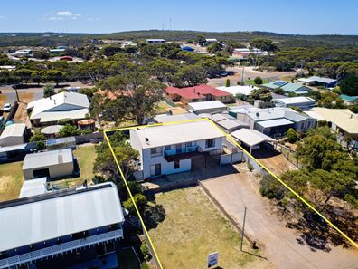 24 Gibson Way, Hopetoun WA 6348