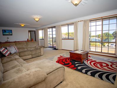24 Gibson Way, Hopetoun WA 6348