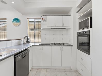 31 Clements Road, Booragoon WA 6154