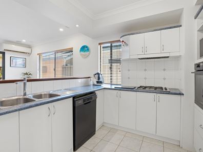 31 Clements Road, Booragoon WA 6154
