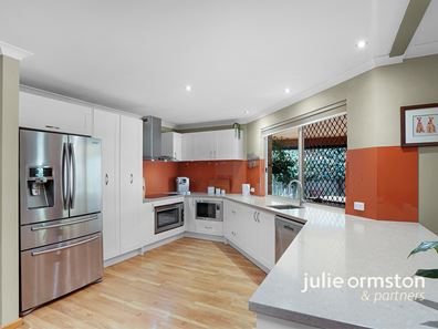 23 Sophora Place, Woodvale WA 6026