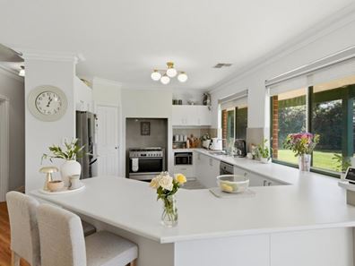 15 Staniland Street, Orange Grove WA 6109