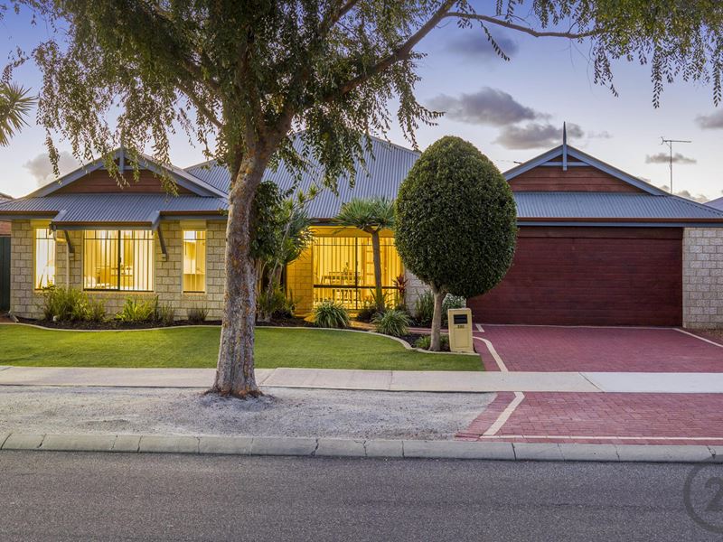 230 Peelwood Parade, Halls Head WA 6210