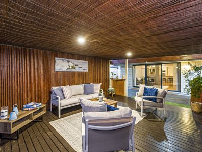230 Peelwood Parade, Halls Head WA 6210