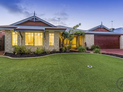 230 Peelwood Parade, Halls Head WA 6210