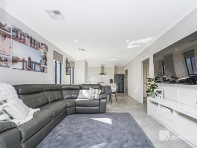 14 Hayeswater Street, Aveley WA 6069