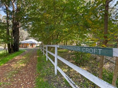 230 Holyoake Road, Dwellingup WA 6213