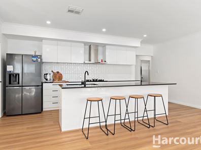 37 Pardalote Way, Erskine WA 6210