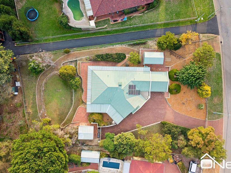 12 Waterside Pass, Byford WA 6122