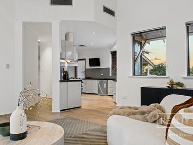 19 Hodder Way, Karrinyup WA 6018