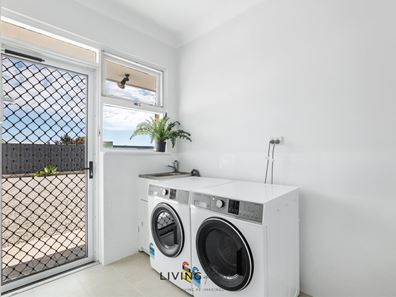 Room/1  48 Coolabah Way, Forrestfield WA 6058