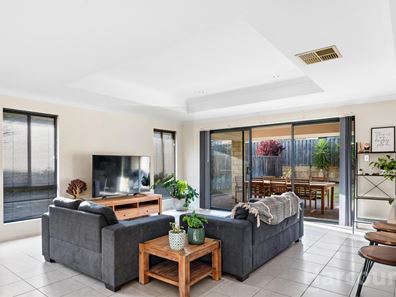 61 Karon Vista, Halls Head WA 6210