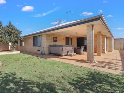22 Naturaliste Drive, Pinjarra WA 6208