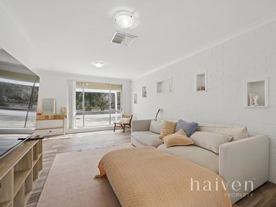 16 CRESSIDA WAY, Camillo WA 6111