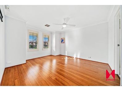 7 Windchime Terrace, Atwell WA 6164