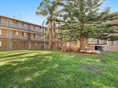 28/4 Southend Road, Hamilton Hill WA 6163
